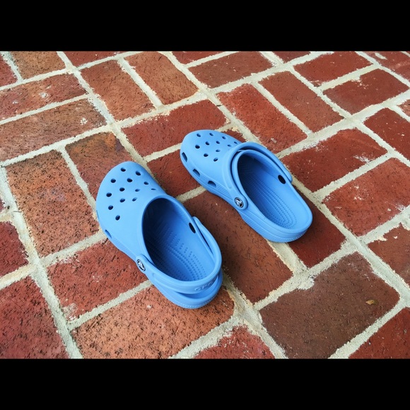 chambray blue crocs